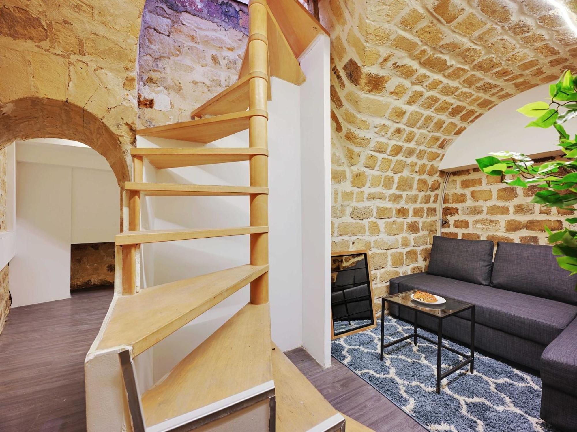 Beautiful Marais Bastille Apartment